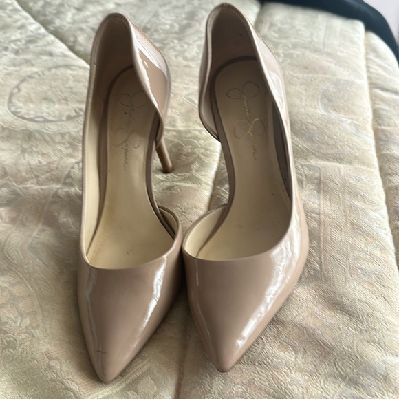 Jessica Simpson tan colour shoes - Picture 3 of 5